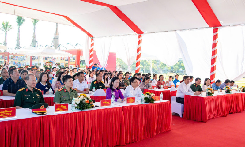 Bàn ghế hội thảo