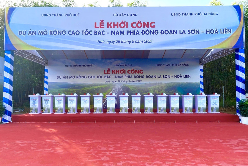 Lễ khởi công dự án mở rộng cao tốc Bắc - Nam phía Đông đoạn La Sơn - Hoà Liên 3
